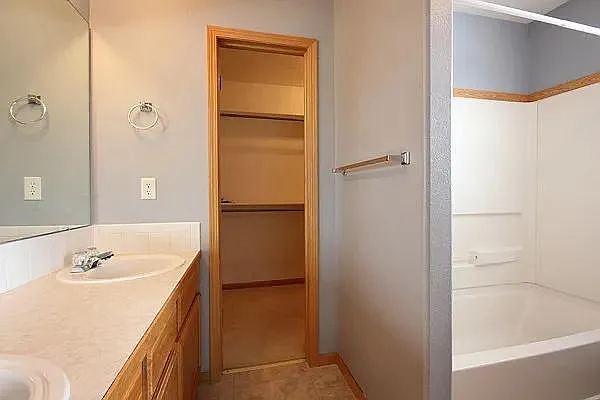 850 S Overland Trl #18 — Photo 20