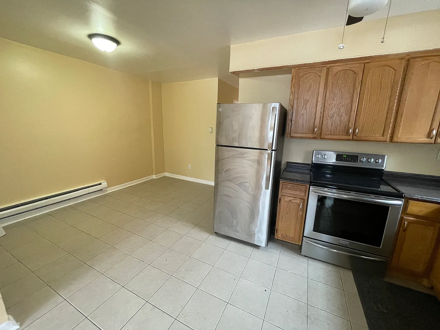 2 bed, 1.5 bath, 1100 sqft, $2,400 — Photo 3
