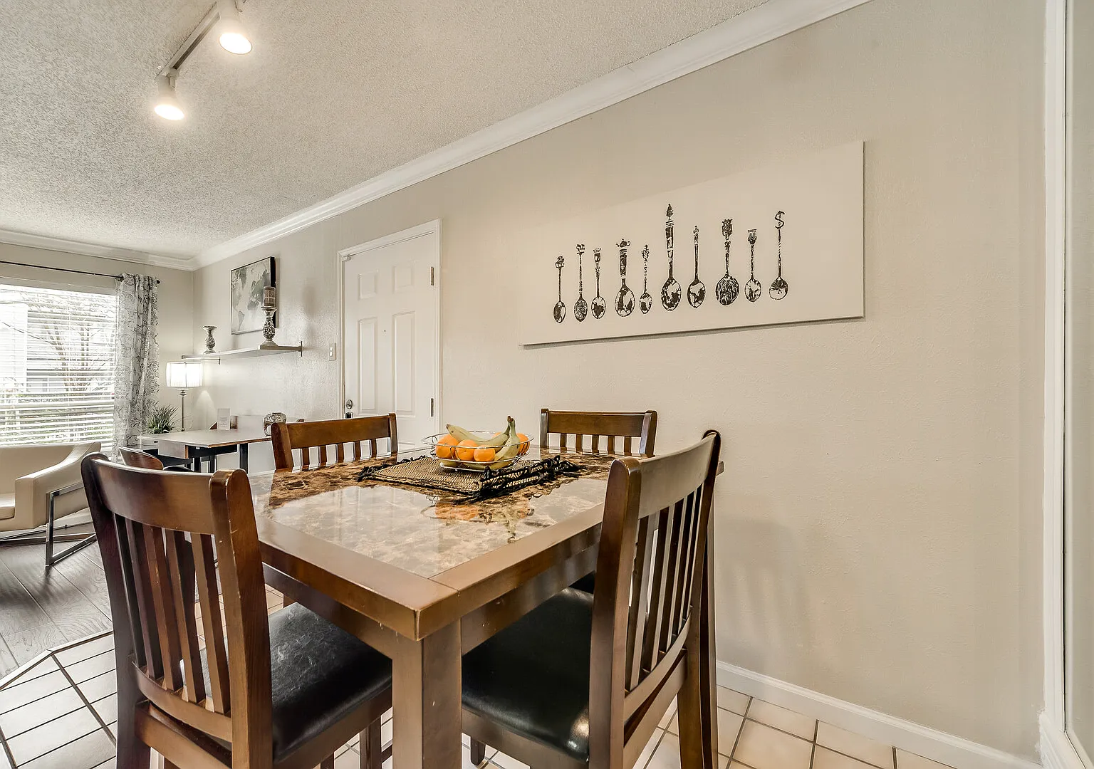 I24 World Cup Stay- 18 min to AT&T - Sleeps 2 - Free Parking — Photo 4