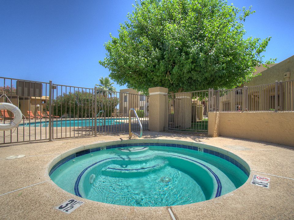 Enclosed Jacuzzi Area