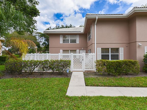 4th image of 1905 Stratford Way #31a
