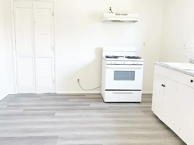 440 W 23rd St #1/2 — Photo 5