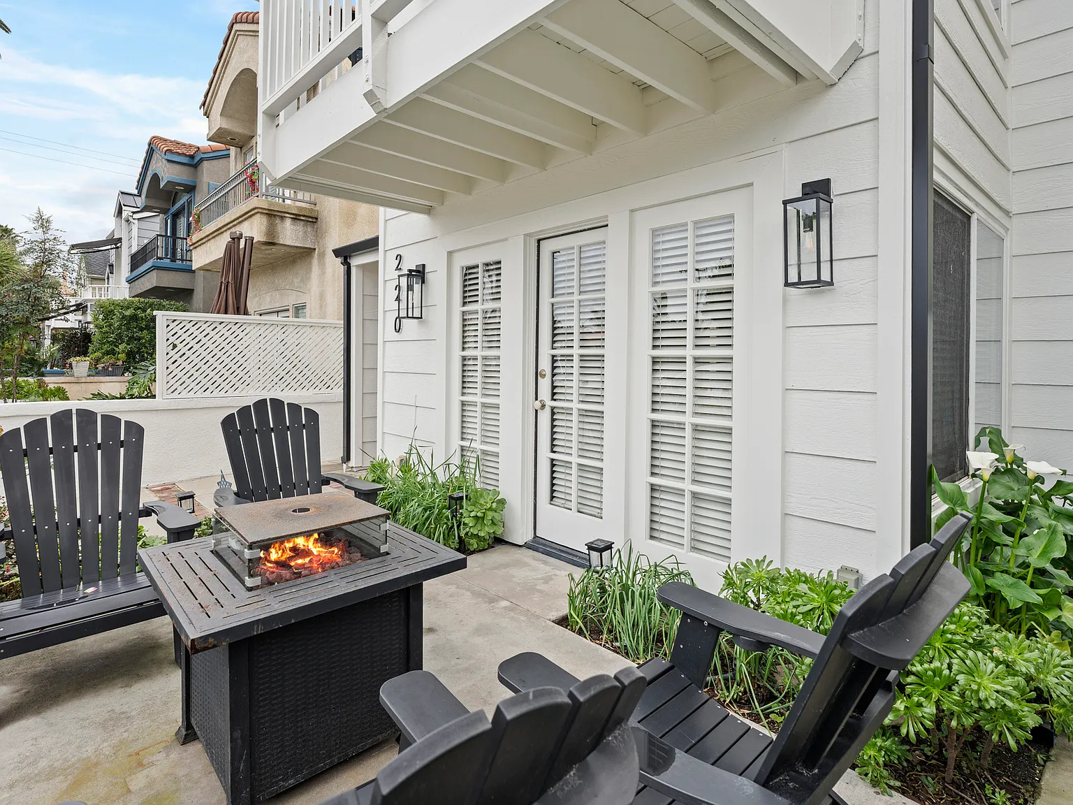 4 bed, 2419 sqft, $10,500 — Photo 3