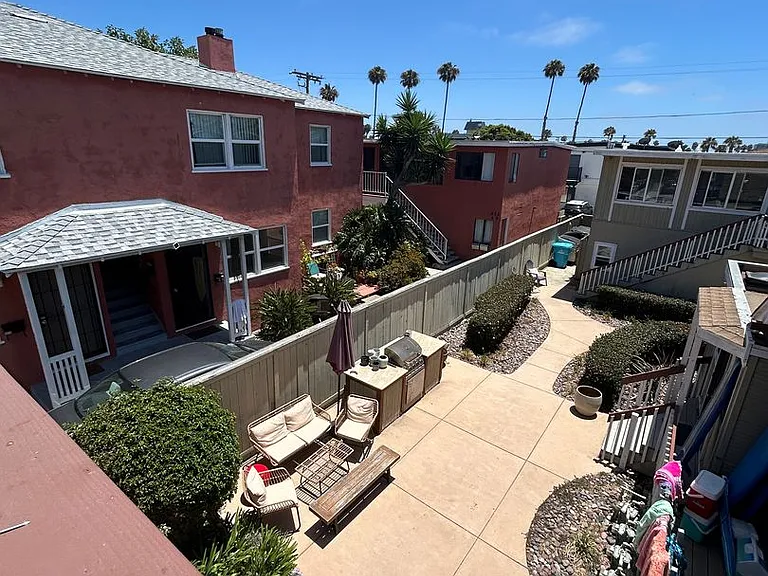 Upstairs one bedroom available now on Emerald between Cass and Bayard — Photo 16