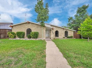 3008 Lindbergh Dr, Dallas, TX 75228