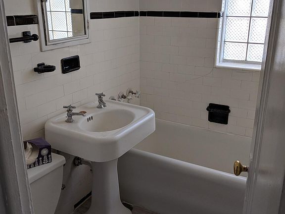 4th image of 3120 Oak Park Ave APT 104
