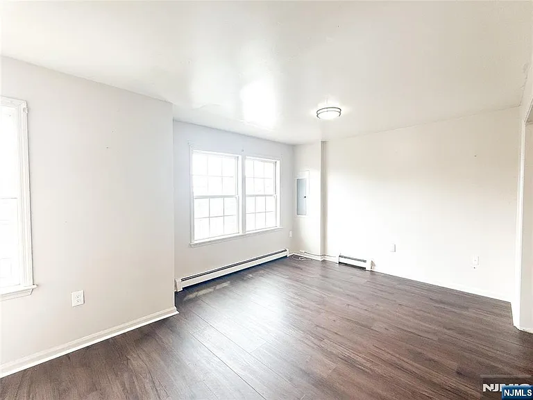 9 N 3rd St #7 — Photo 2