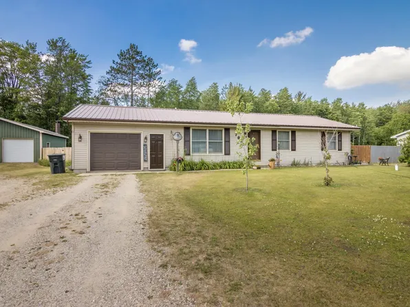 7021 Willow Dr, Cadillac, MI 49601
