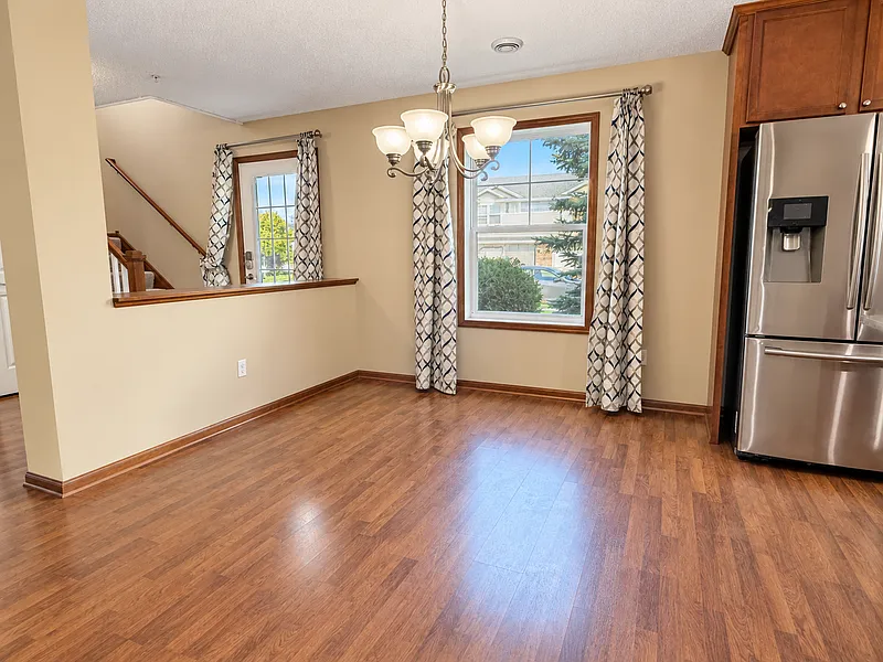 3 bed, 3.0 bath, 1911 sqft, $2,550 — Photo 4