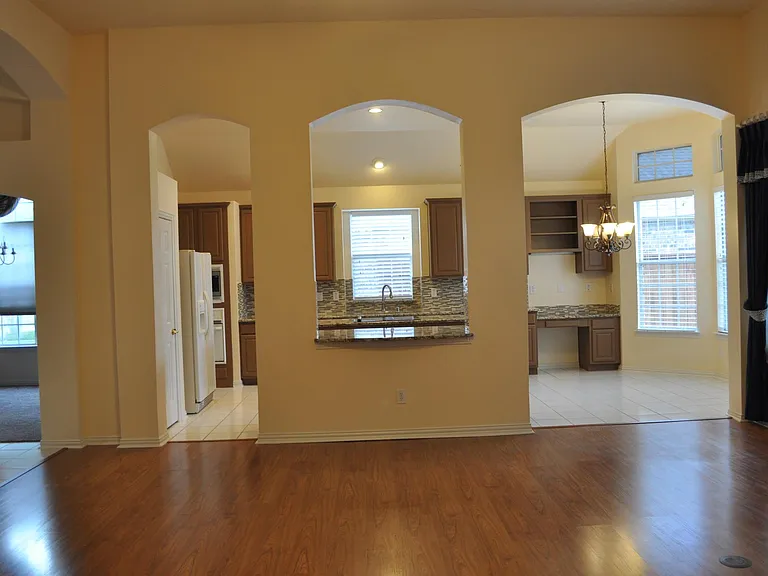 3416 Glenmoor Dr — Photo 8