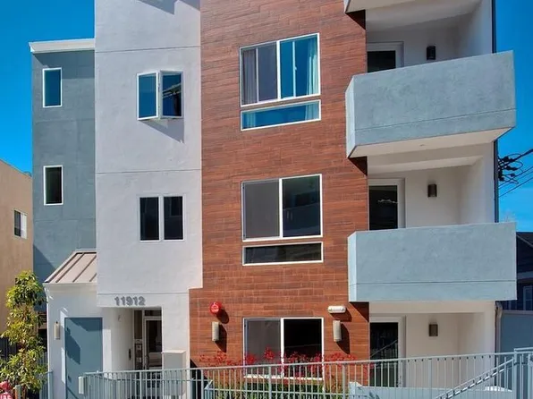 11912 Laurelwood Dr Unit 401, Studio City, CA 91604