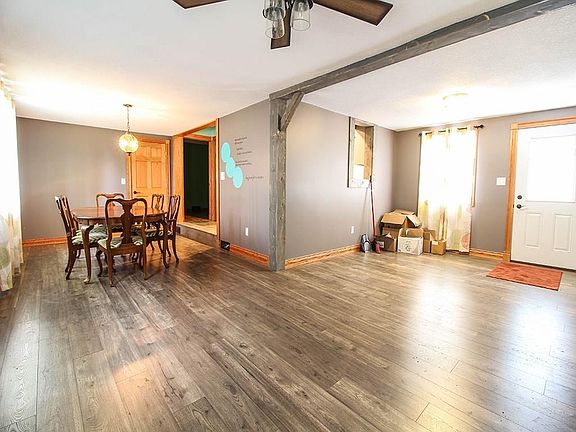 4th image of 702 Saint Andrews Blvd
