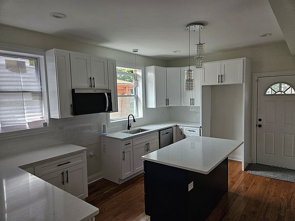 4th image of 7718 S King Dr