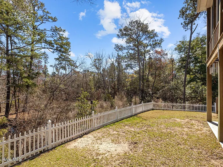 310 Lord Berkeley Dr — Photo 21