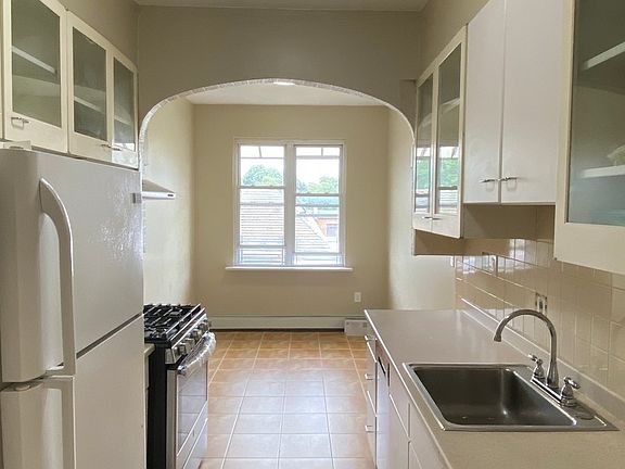 3rd image of 3819 52nd St #2