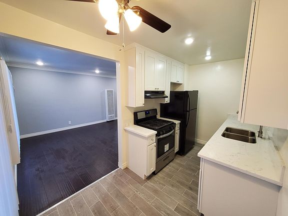 4th image of 151 S Oxford Ave APT 18