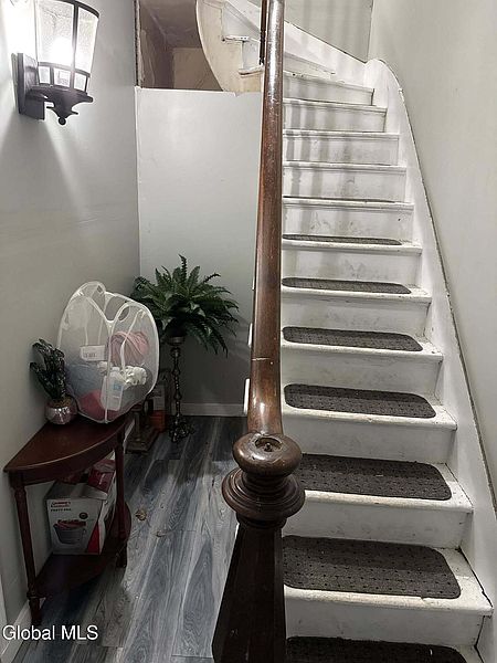2nd image of 18 Newark Street