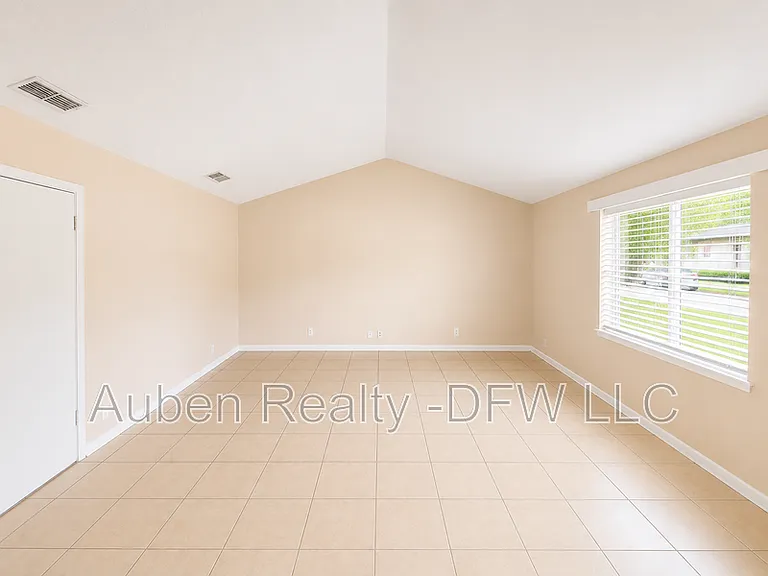 1615 N Alexander St — Photo 3
