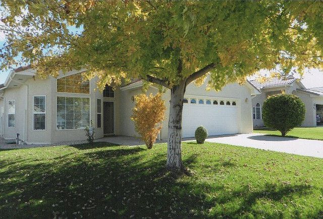 1st image of 922 Cherrycrest Dr