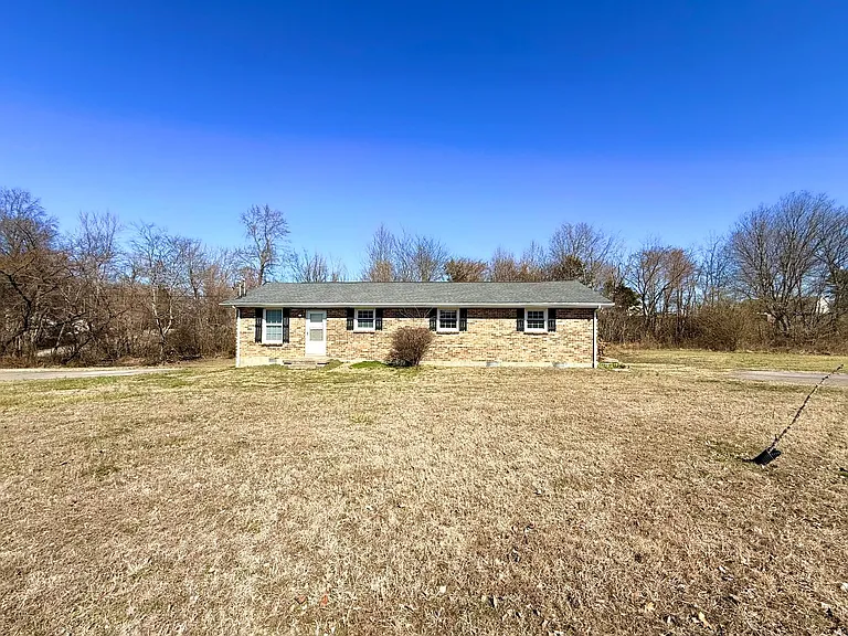 2121 Bracey Cir — Photo 31
