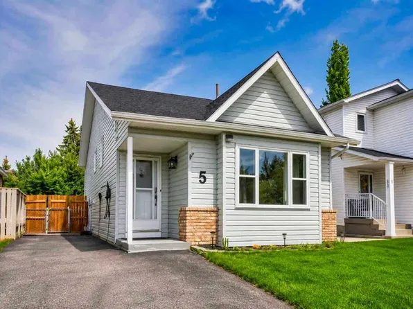 5 S Shawglen Ct SW, Calgary, AB T2Y 2R1