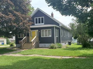 631 Gillette Ave, Cresco, IA 52136