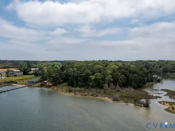4 Sunnybank Rd, Reedville, VA 22539