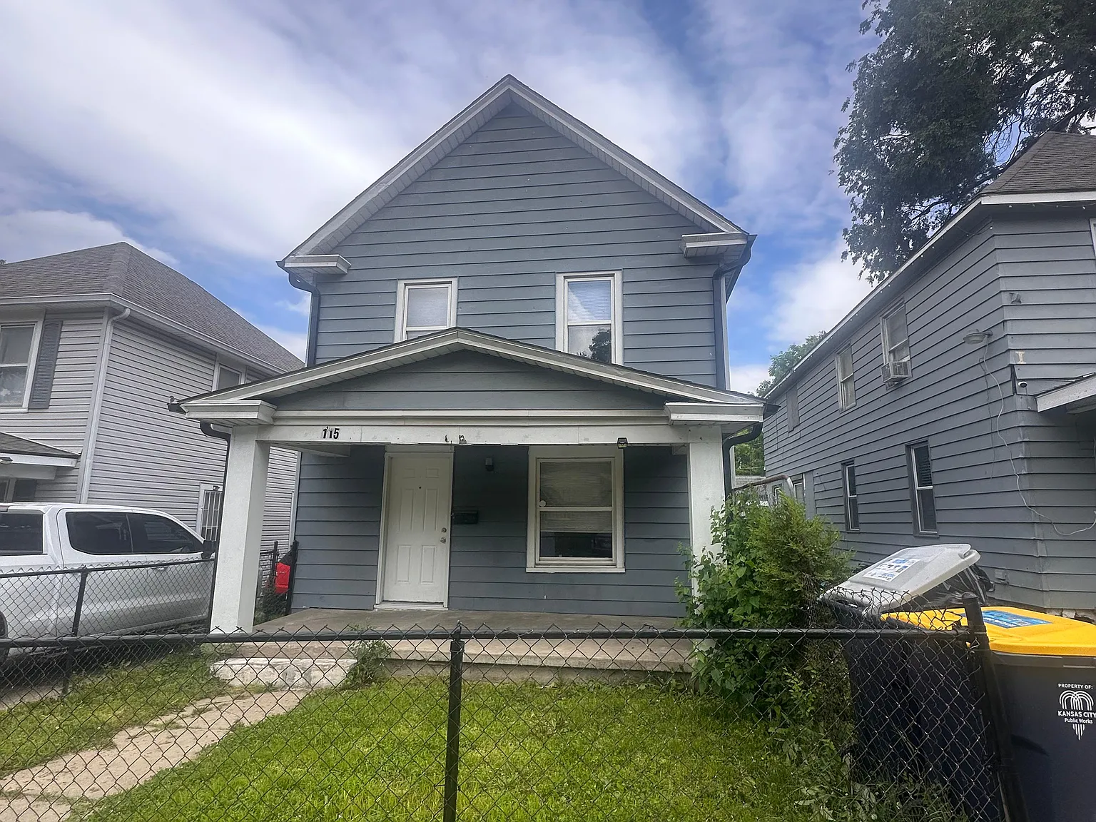 3 bed, 1156 sqft, $1,639 — Photo 1