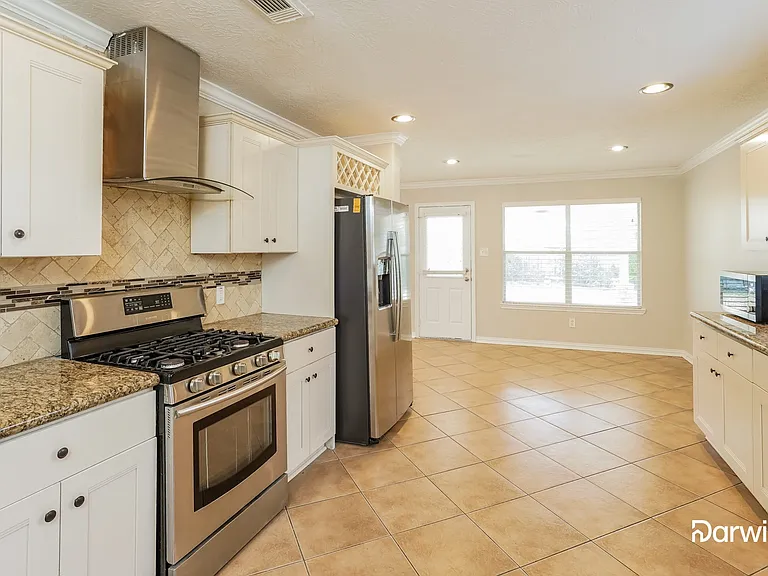 21907 Hemlock Park Dr — Photo 2