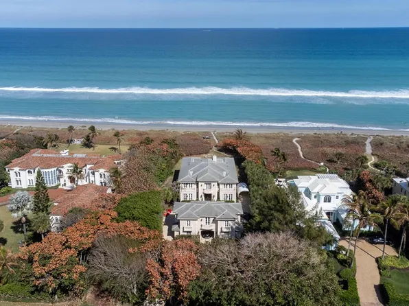 19 N Beach Rd, Hobe Sound, FL 33455