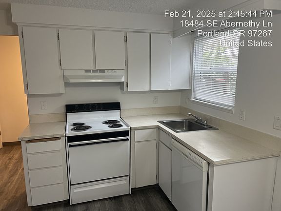 Greenbrier Townhouse - Milwaukie Oregon