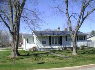 601 Cottage St, Clare, MI 48617