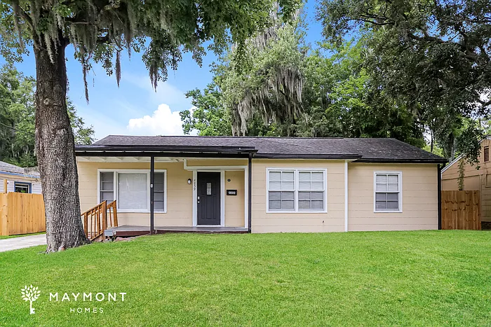 3 bed, 1.0 bath, 1065 sqft, $1,525 — Photo 1