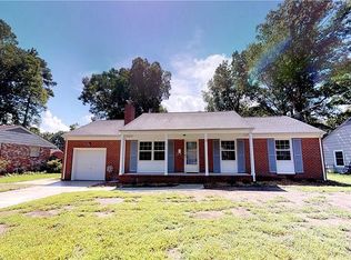 13 Ridgewood Pkwy, Newport News, VA 23608