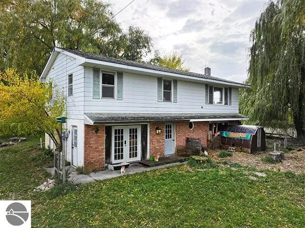 4070 E Fabizak Rd, Cedar, MI 49621