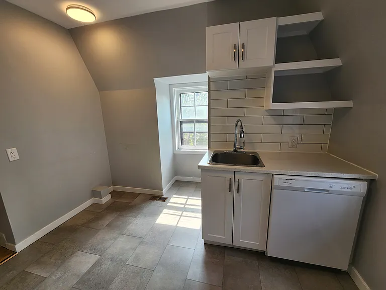 92 Marlborough Ave — Photo 8