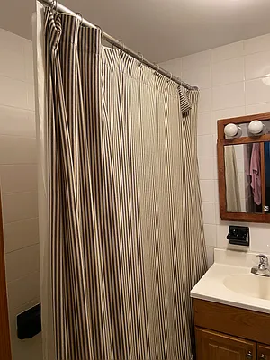 Rented by Argy Realty Inc | media 28