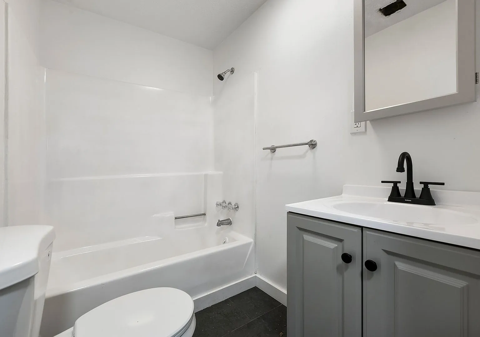420 Broadway Avenue — Photo 3