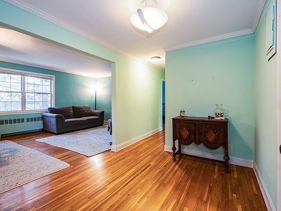 2nd image of 33 Fieldstone Dr APT D4