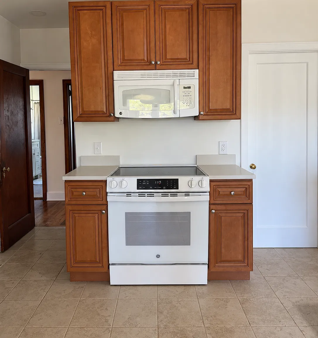 3 bed, 1100 sqft, $2,750 — Photo 4