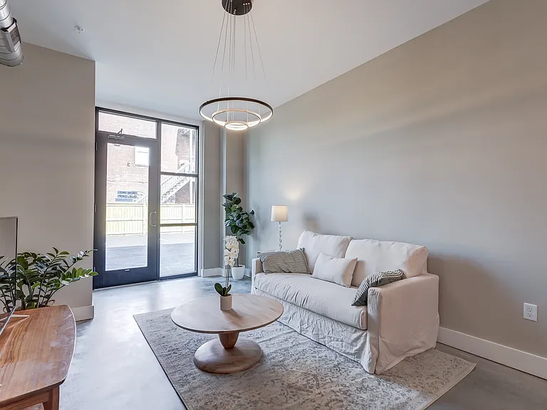 1523 W Cary St #2 — Photo 1