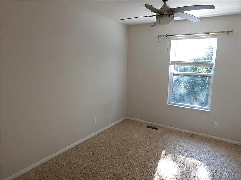 3025 Wolf Creek Way — Photo 32