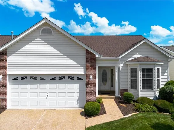 1161 Silo Bend Dr #338A, Wentzville, MO 63385