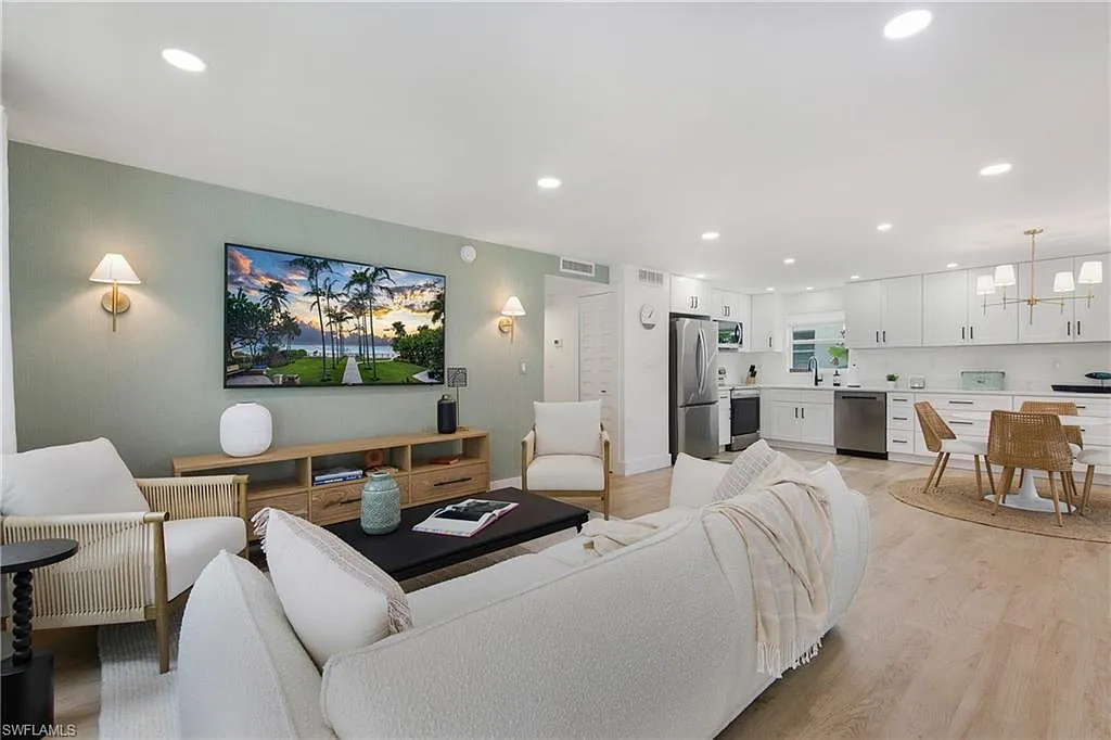 2 bed, 2.0 bath, 1100 sqft, $7,400 — Photo 1