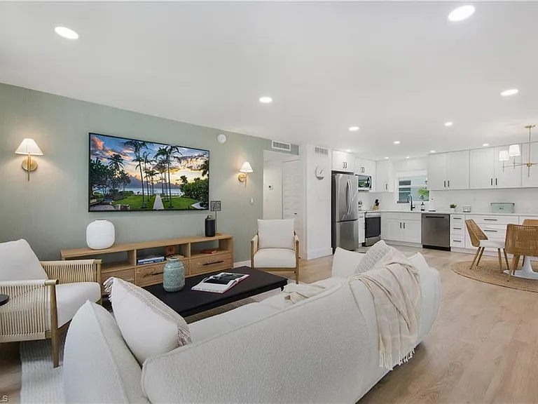 Sandpiper St — Photo 1