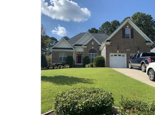 489 Falling Water Rd, Spring Lake, NC 28390