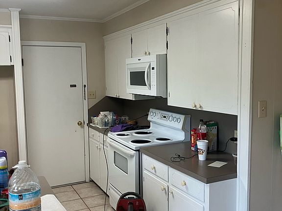 5th image of 2802 Waubun St