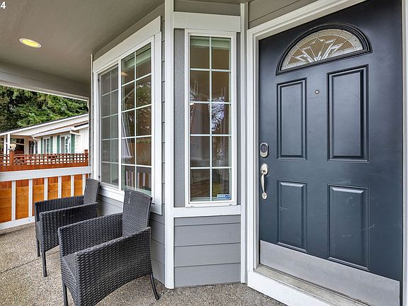 5th image of 1811 NE Edge Park Dr