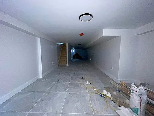 Rented by Hillel Realty Group | media 11