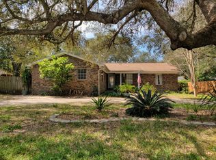 1259 Holliday Dr, Gulf Breeze, FL 32563